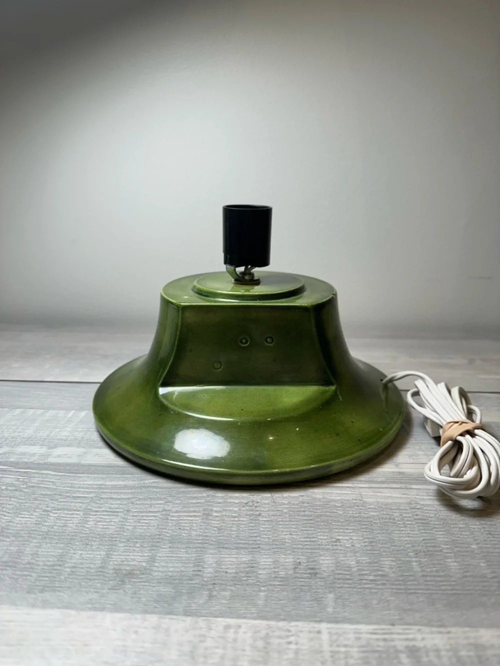 Green Arnels Ceramic Christmas Tree Lamp (Base Only) - Picture 1 of 10